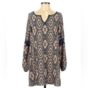 Almost Pink Geometric Pattern Mini Dress Crochet Sleeve Accent Size Medium